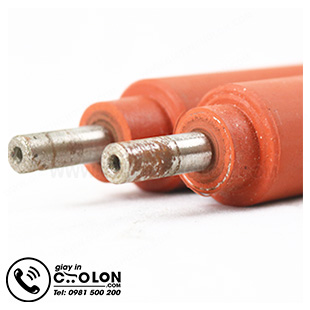 Bảng điều khiển máy cán màng nhiệt fm330 Bảng điều khiển đơn giản trên máy cán màng Fm330 gồm nút tiến, nút lùi, on-off, tăng giảm nhiệt độ